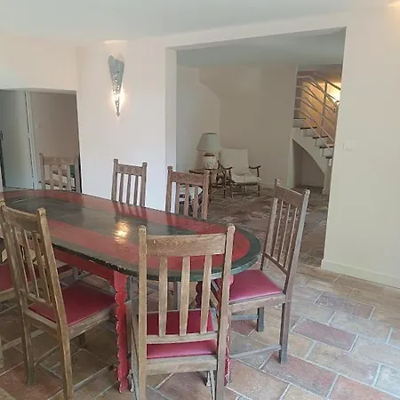 Au Bord De Thau Maison De Charme Et Parc Feriehus